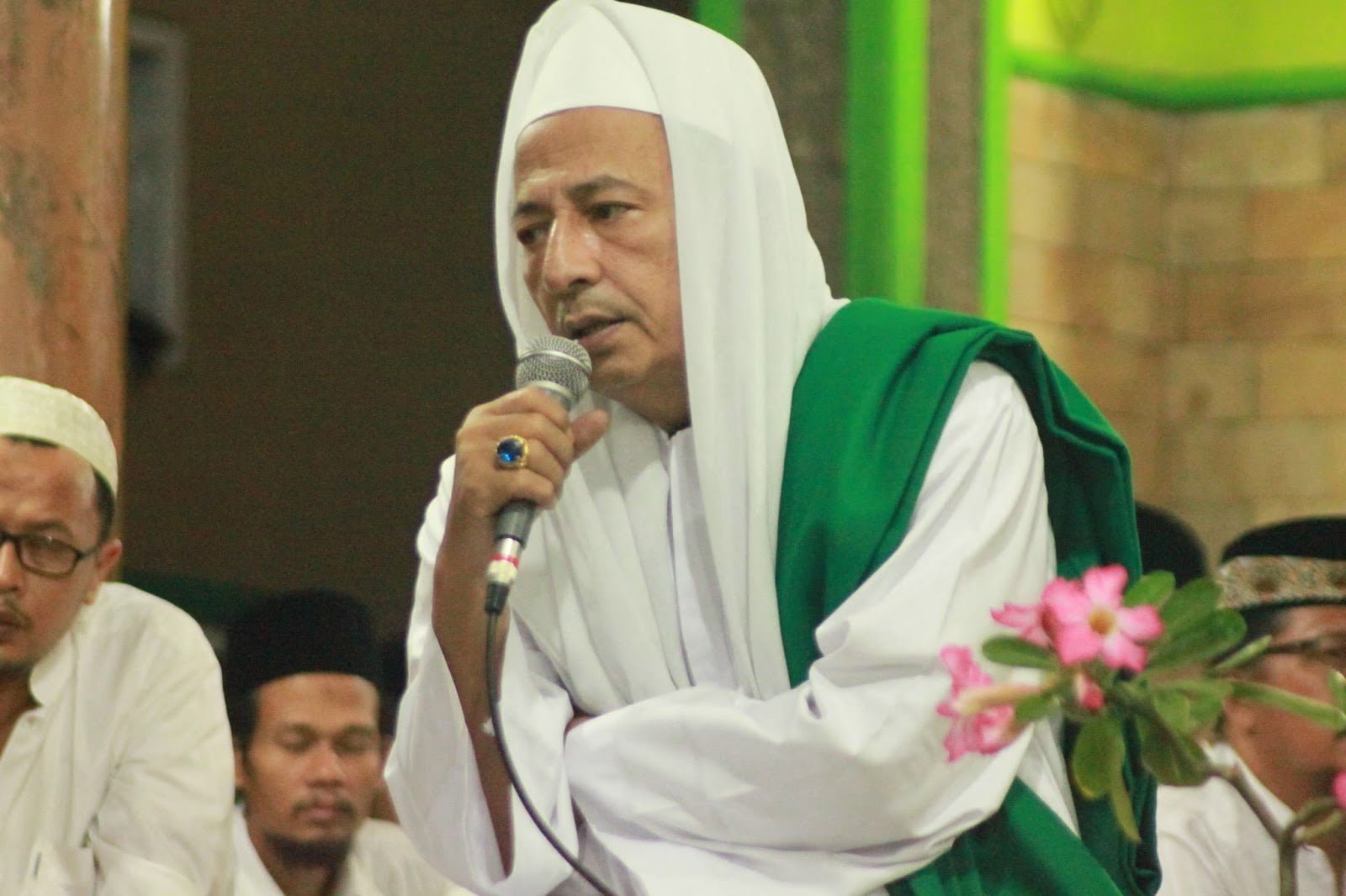 Kenapa Maulana Habib Lutfi Fanatik Kepada Nu