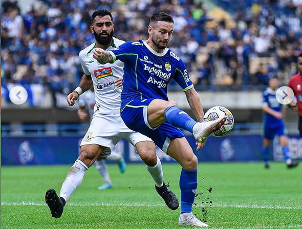 Hajar PSS 2-0 Persib Puncaki Klasemen Luis Milla Pecahkan Rekor 14 Kali ...