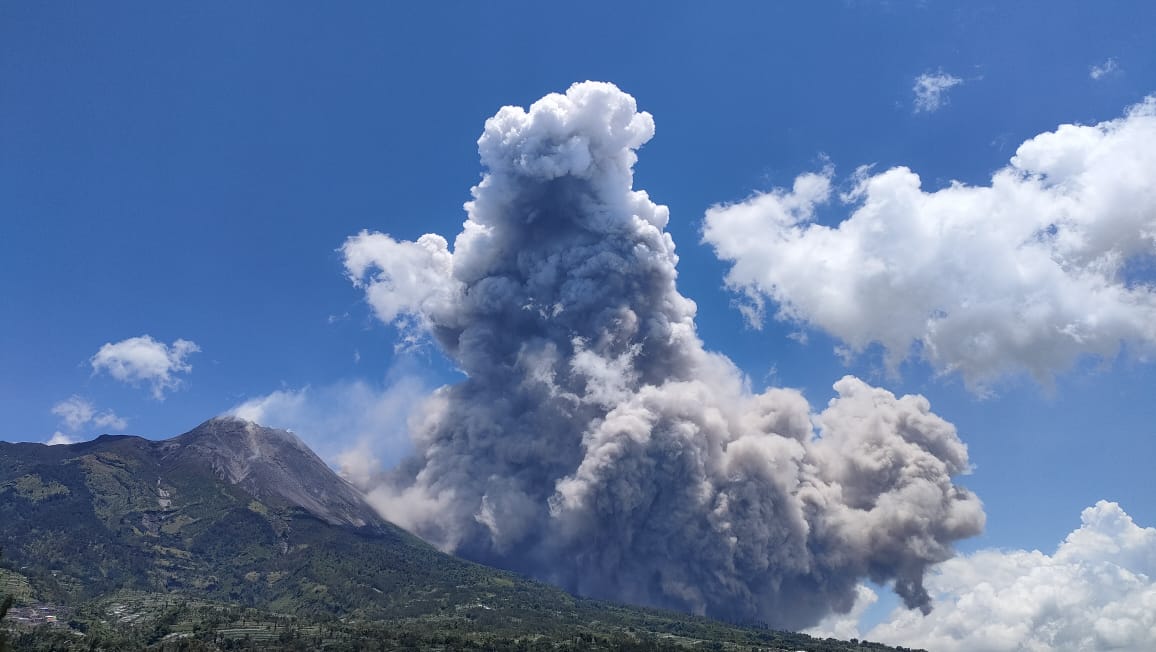 Gunung Merapi Meletus